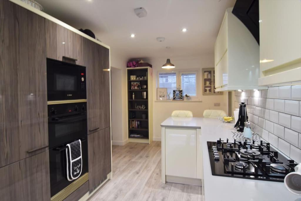 Mikes At Menai - Stylish & Spacious 3 Bed House In Menai Bridge. 外观 照片
