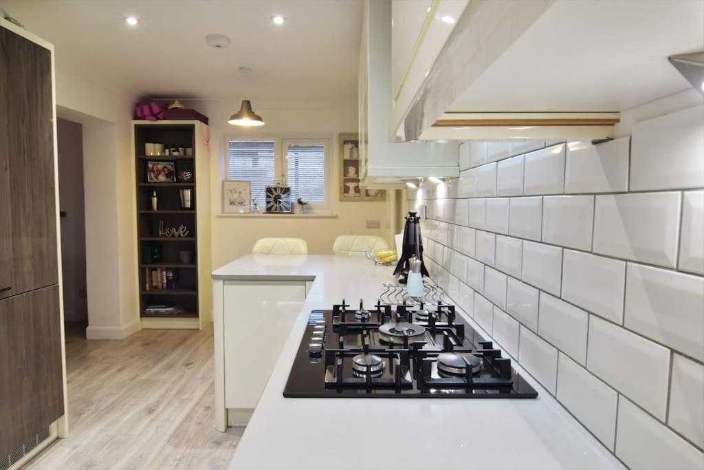Mikes At Menai - Stylish & Spacious 3 Bed House In Menai Bridge. 外观 照片