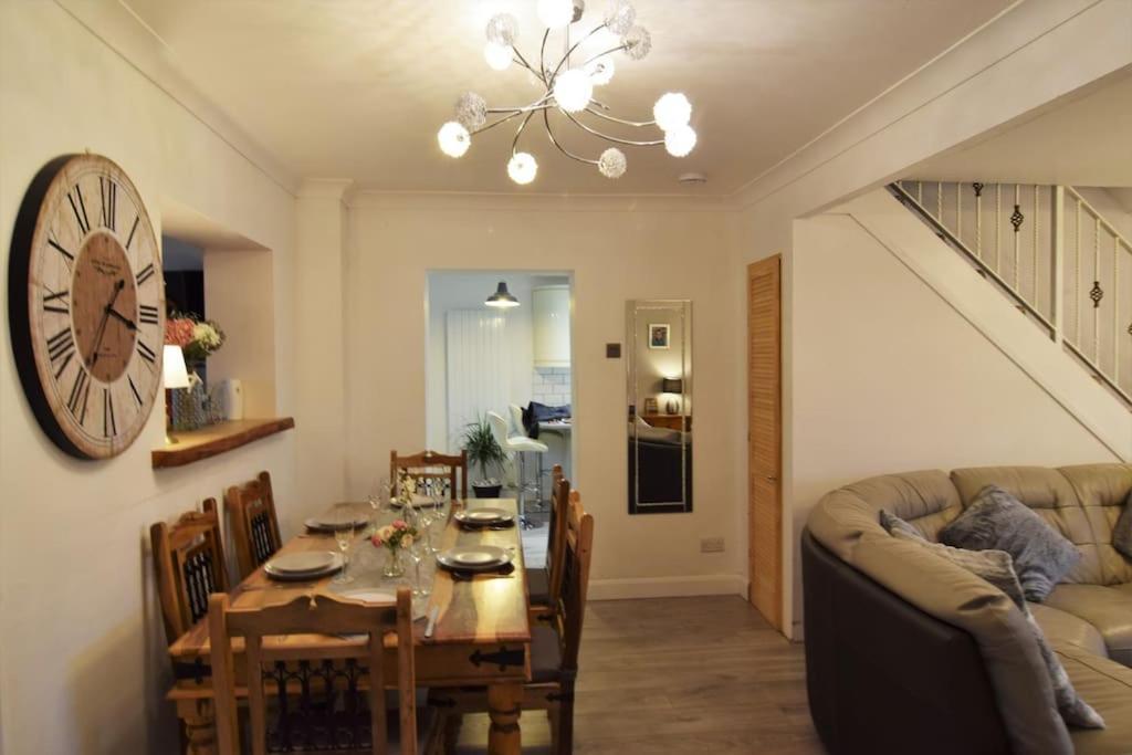 Mikes At Menai - Stylish & Spacious 3 Bed House In Menai Bridge. 外观 照片