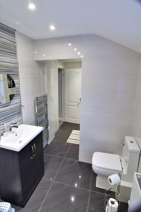 Mikes At Menai - Stylish & Spacious 3 Bed House In Menai Bridge. 外观 照片